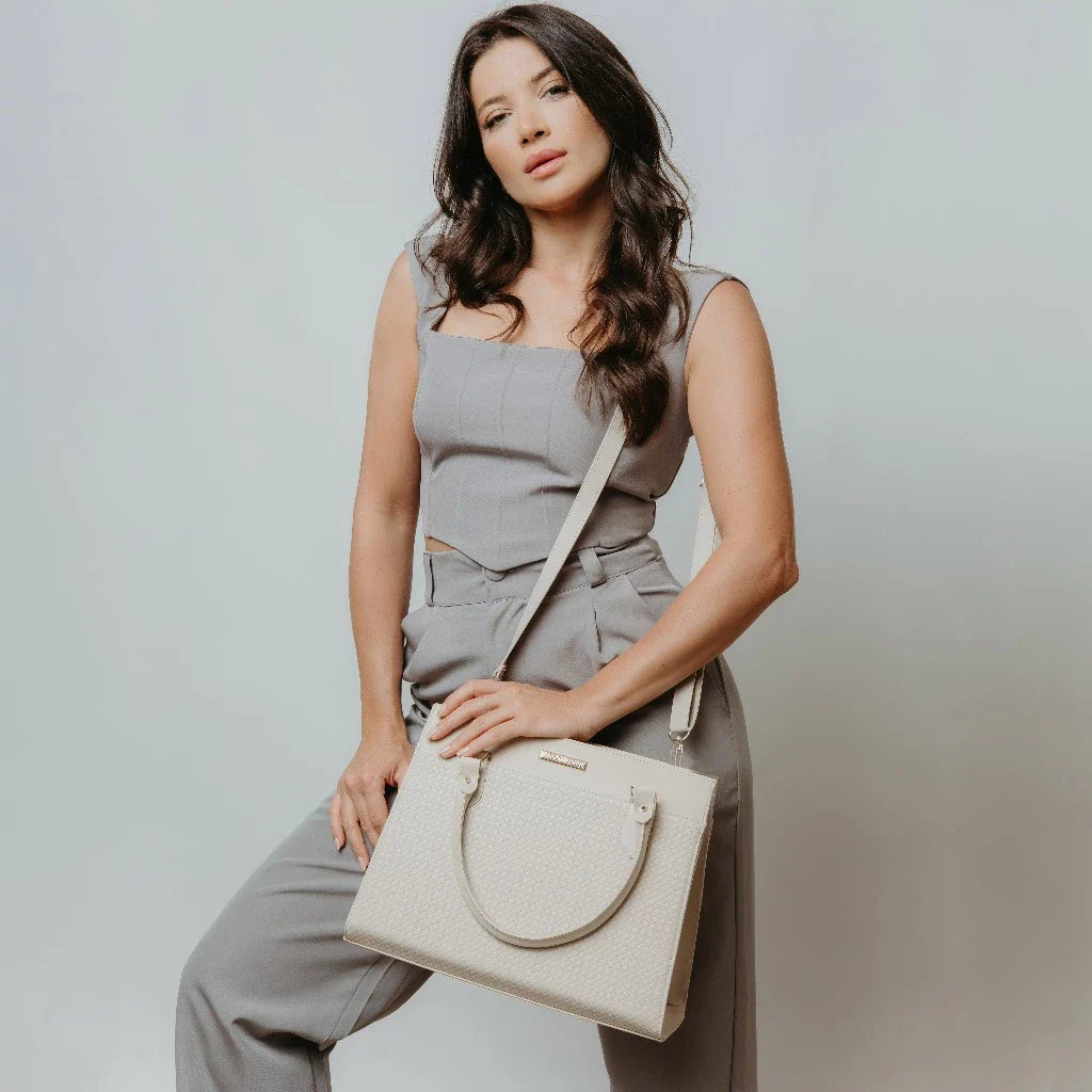 Bolsa Feminina Santorini Handbag com Alça transversal removível para ombro.